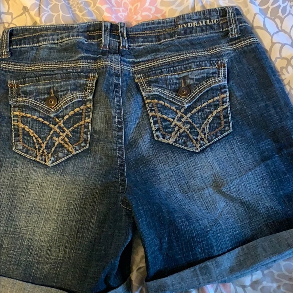 Hydraulic shorts
